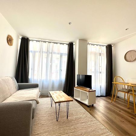 Bel Appartement En Plein Centre Ville ลิมอจส์ ภายนอก รูปภาพ