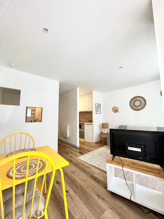 Bel Appartement En Plein Centre Ville ลิมอจส์ ภายนอก รูปภาพ