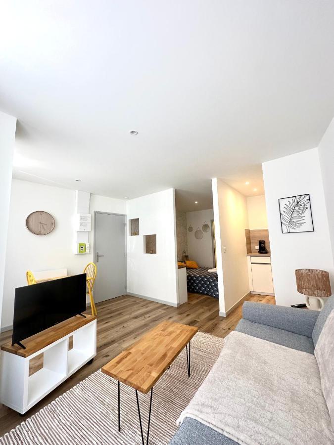 Bel Appartement En Plein Centre Ville ลิมอจส์ ภายนอก รูปภาพ